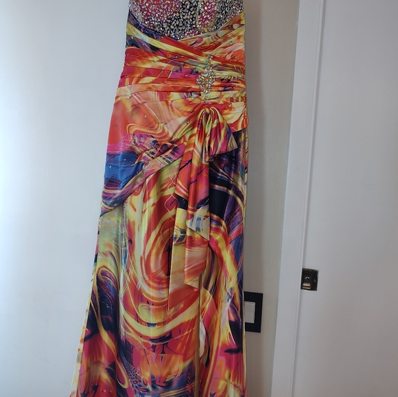 Multi color gown - Picture 1 of 11